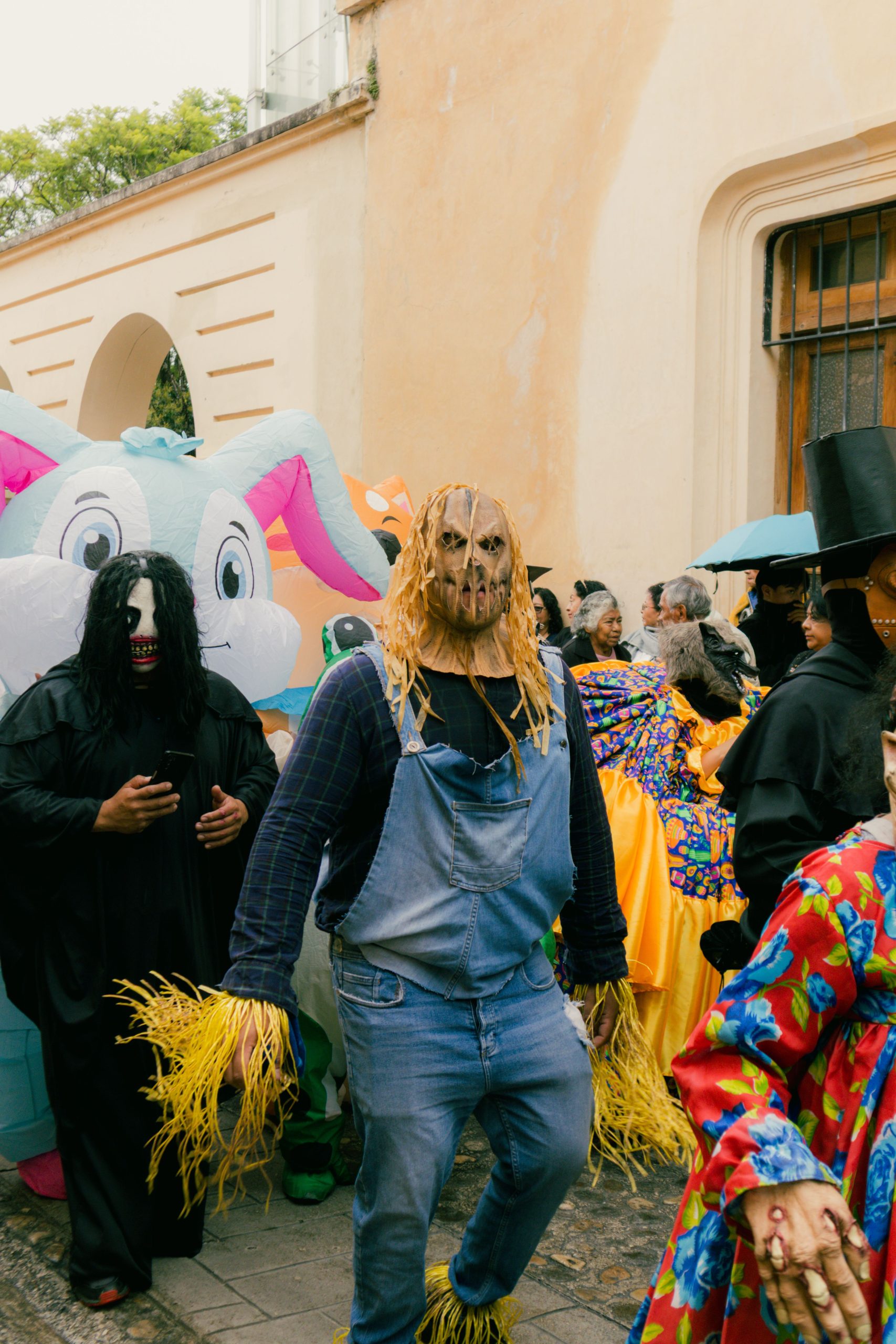 costume manufacturers