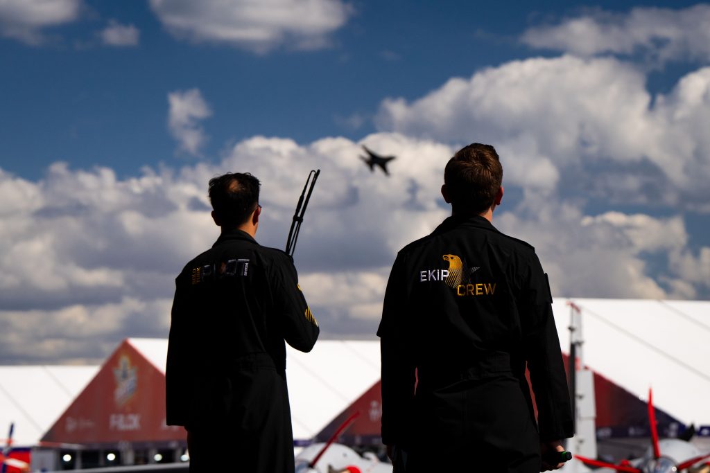 b2b suppliers for aviation uniform manufacturing
